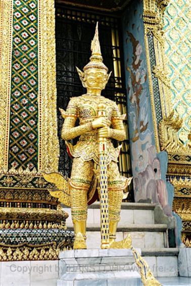 02 Thailand 2002 F1070029 Bangkok Tempelwächter_478
